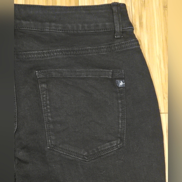 NWOT Maurices Classic Black Skinny Jeans - Picture 7 of 8